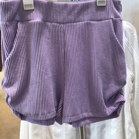 White birch lavender ribbed shorts with pockets scrunched on the sides Nw/oT - Picture 3 of 8
